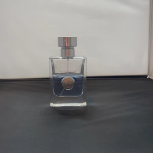 Versace Pour Homme 30/50 *LÄS BESKRIVNINGEN* - Versace Pour Homme 30/50 ml. Väldigt fräsch doft. Tyvärr så med följer ingen låda. 