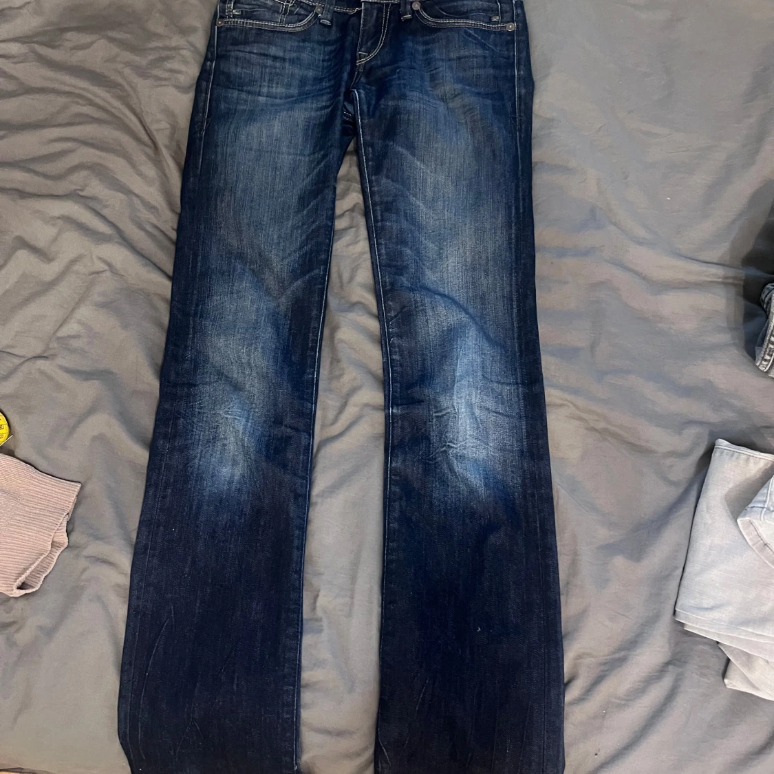lågmidjade bootcut jeans  - 1