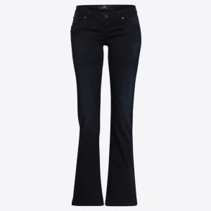 Ltb jeans - Ltb jeans i modell valerie, färg nattblå, har lite slitage vid hälen, men inget som man tänker på💕💕