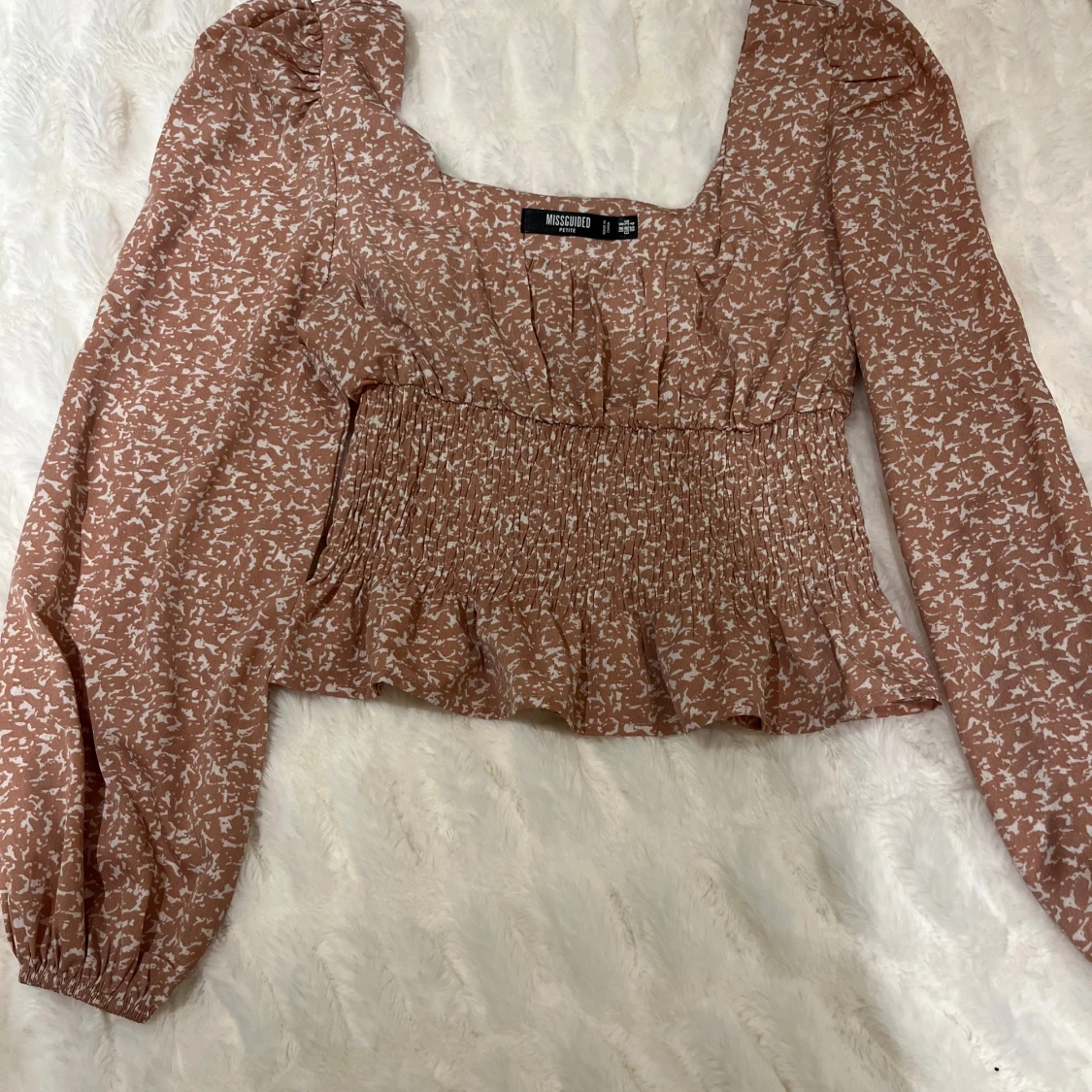 Beige blus från Missguided
