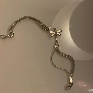 Silver armband💞💍 - Super fint silverfärgat armband med en trollslända på☺️