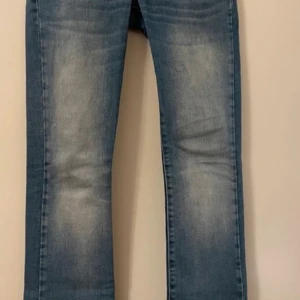 Ltb jeans - Snygga blå jeans från Ltb med en klassisk design. Säljer då de inte passar mig❤️🥰 Nypris 849kr ish? I modellen ”Valerie”❤️🥰