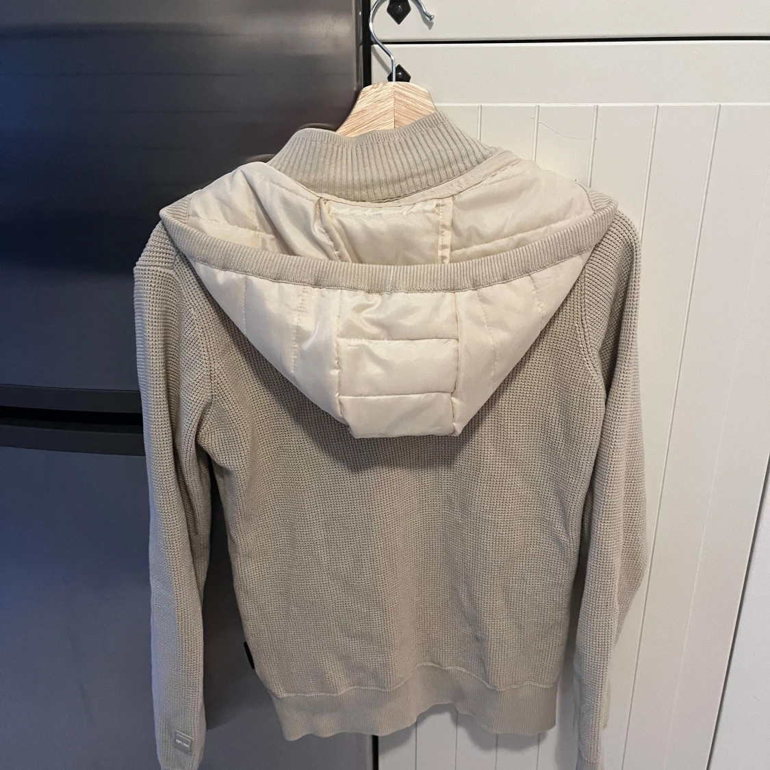 Beige stickad jacka från Woolrich - 1