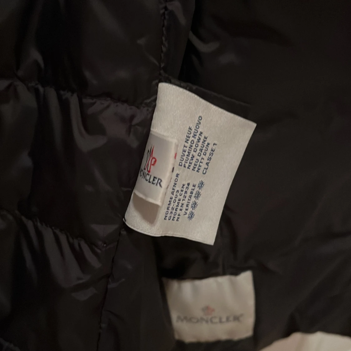 Svart dunjacka från Moncler - 93