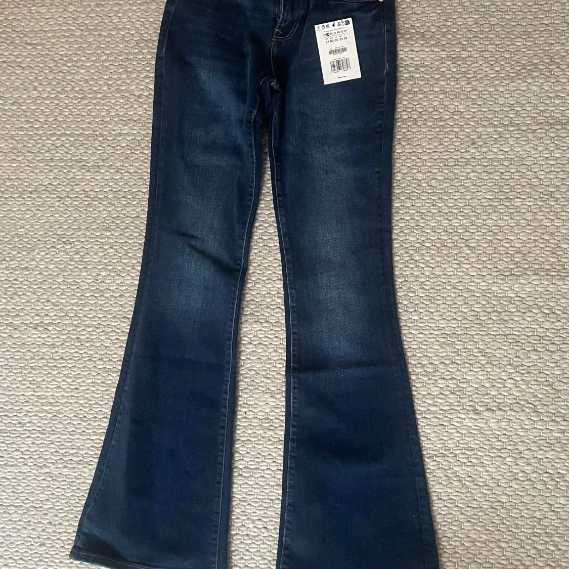 NYA Blå bootcut jeans  - 90