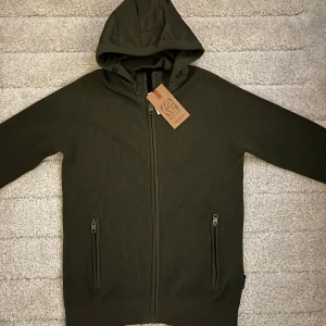 Indicode jacka - Indicode cardigain i stl M, nyskick med tags kvar, helt slut såld