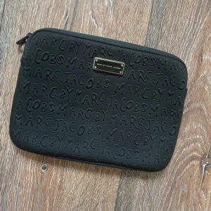 Datorfordral - Marc Jacobs datorfodral!💞💞I jättebra skick😊