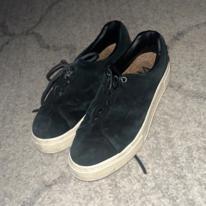 Eytys Skor  - Använda en del under året annars bra skick!