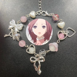 Rosa armband - Rosa armband som är 100% handgjord av mig! Swish betalningar går också bra! Skriv innan du köper 💞