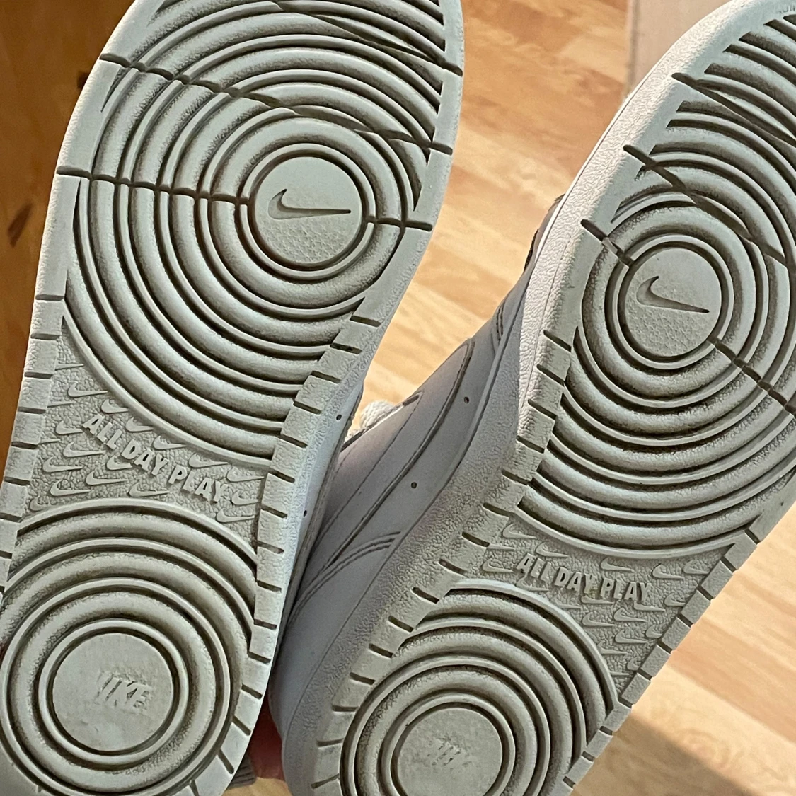 Vita sneakers från Nike - 93