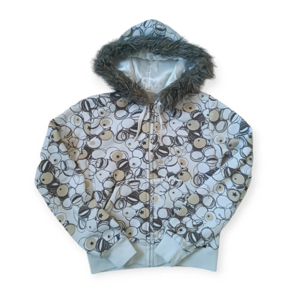 Mönstrad hoodie med päls luva