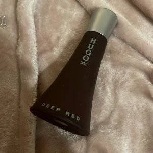 Parfym  - Hugo boss parfym (använd ett få tal gånger)