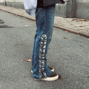 Unika jeans  - Så snygga jeans, köp dessa och andra unika jeans hos Second Chance Uf🥰🥰 Instagram: Secondchanceuff  TikTok: Second Chance Uf 