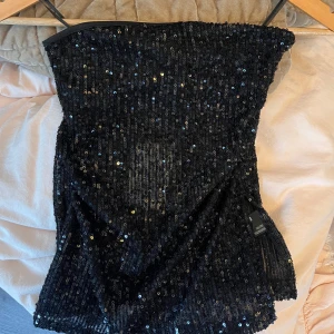 Glitter topp - Aldrig använd, passar jätte bra till fest☺️