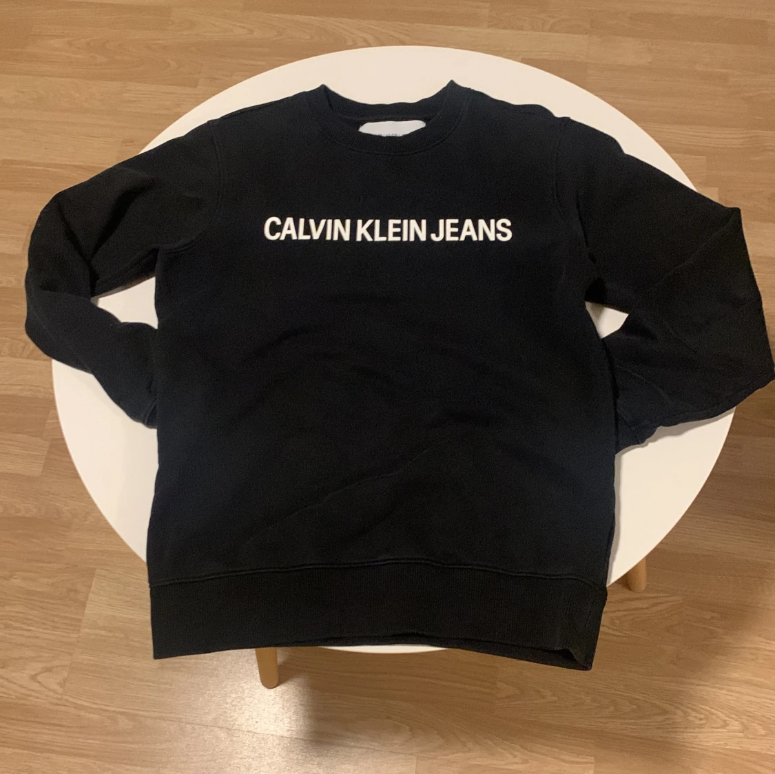 Svart sweatshirt från Calvin Klein Jeans