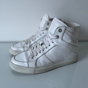 Zadig & Voltaire skor - Säljer mina Zadig & Voltaire skor i mycket bra skick. Köpta för 3850. 💕