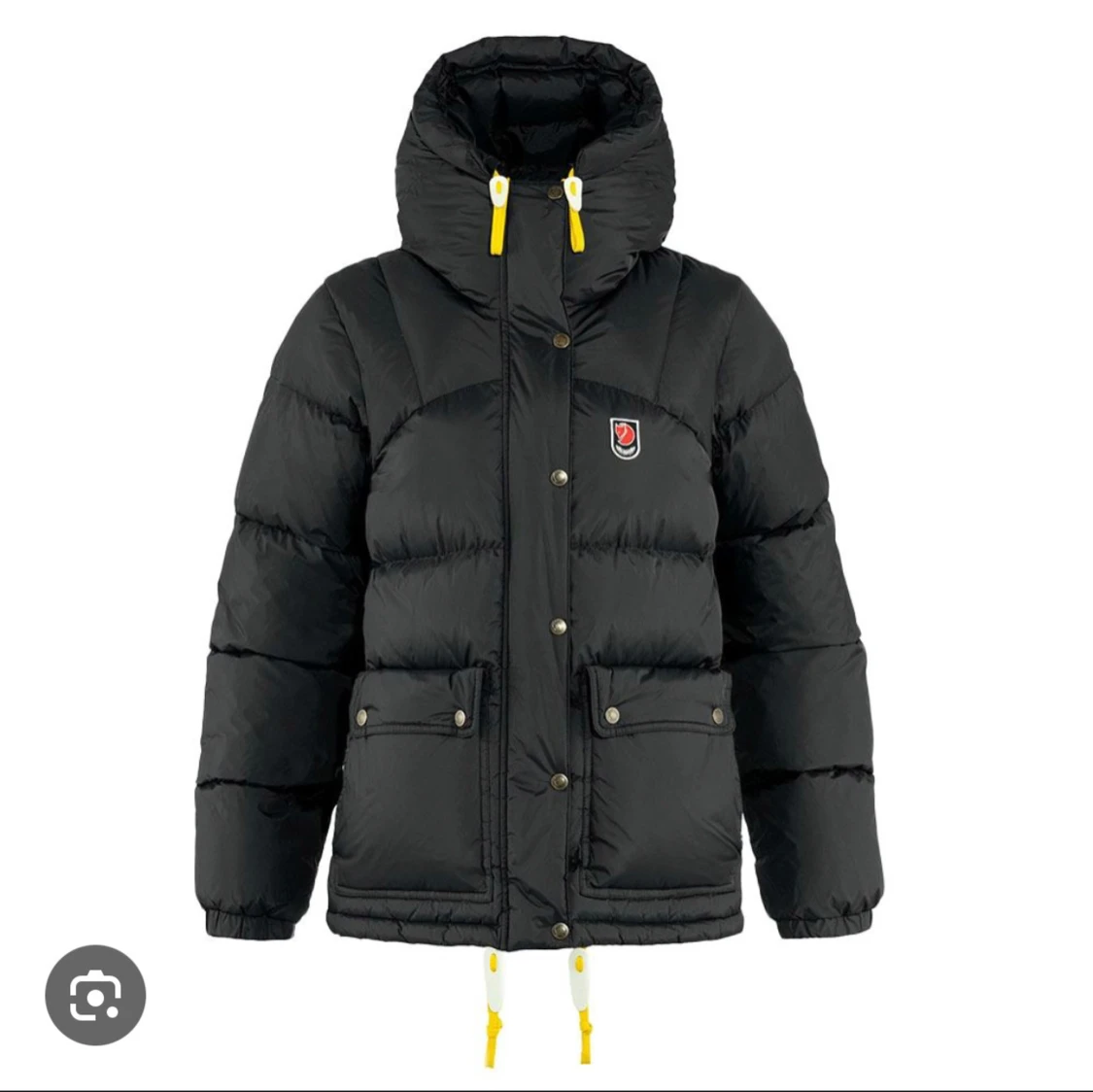 Svart dunjacka från Fjällräven