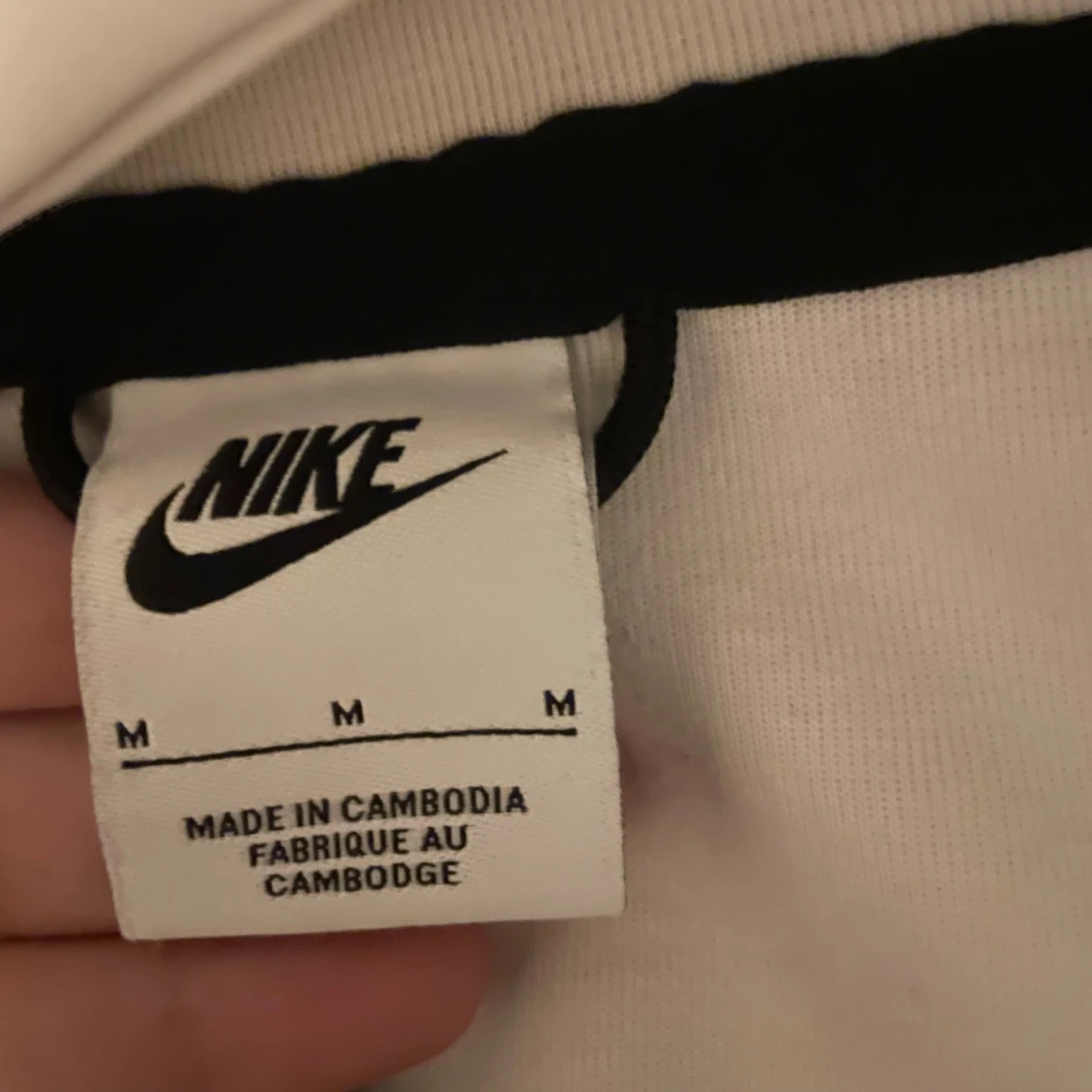 Vit hoodie från Nike, Size m , tjock  - 3