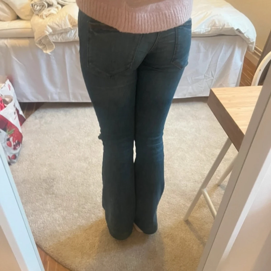 Blå jeans med slitningar - 3