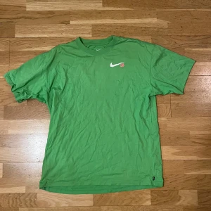 Nike SB T-shirt Grön - Grön Nike T-shirt, storlek M. Knappt använd 