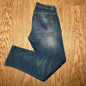 Dondup George Jeans - Skick: 10/10 Nypris:1999kr Storlek: 32