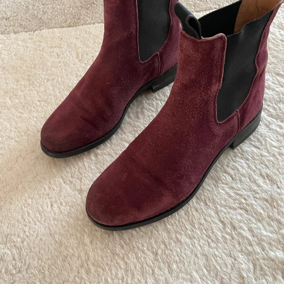 Vinröda Chelsea boots i mocka - 91