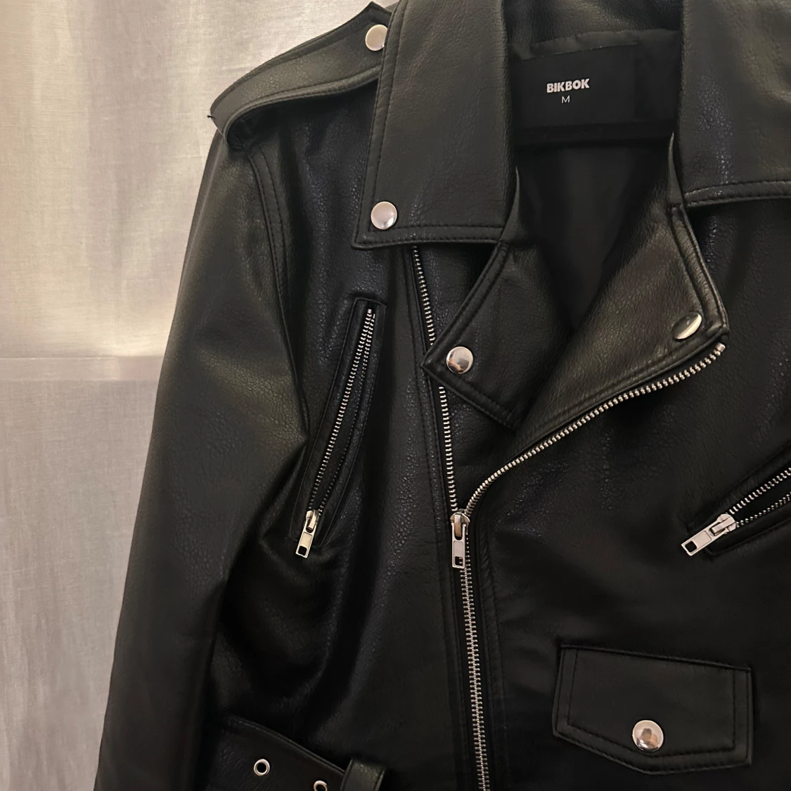 Svart skinnjacka från BikBok - 91