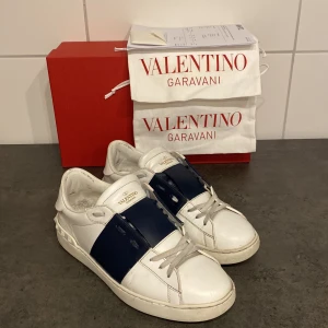 Valentino open - Valentino open | strl: 41 | skick: 8/10 | box, dustbag, kvitto medföjer | skriv vid minsta fråga eller fundering😀