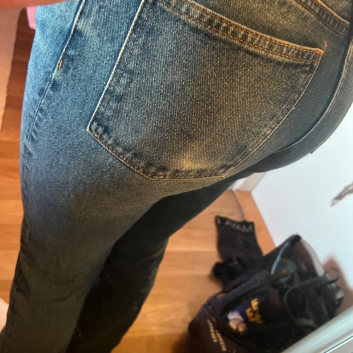 Blå jeans med bootcut - 91