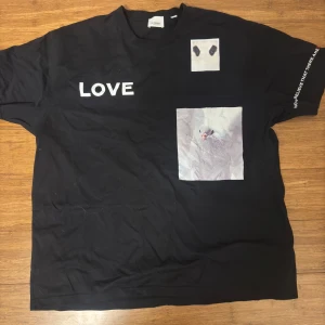 Burberry T-shirt - Bra skick.
