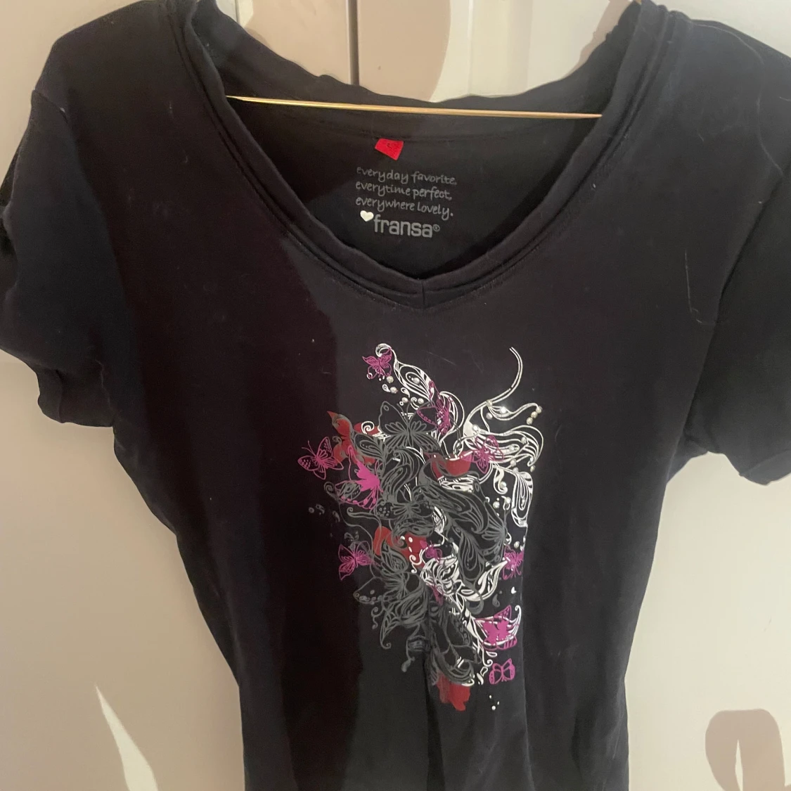 Svart t-shirt med tryck från Fransa