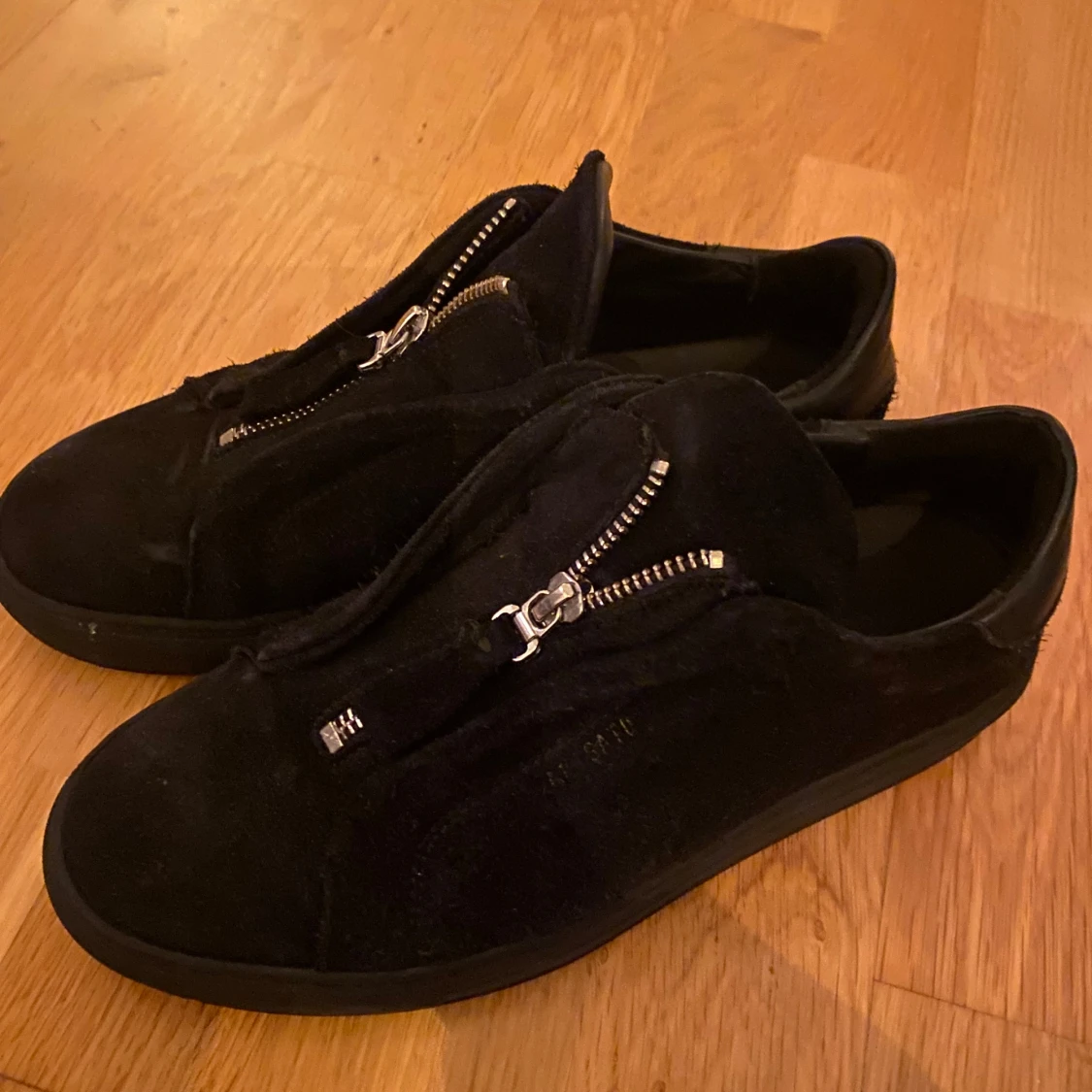 Svarta sneakers från Axel Arigato - 91