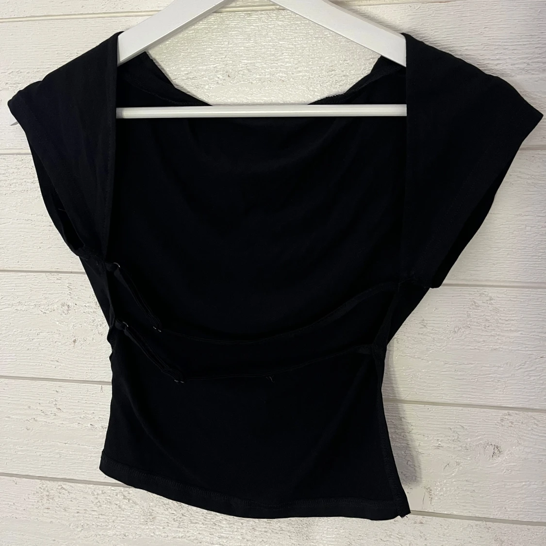 Svart topp med öppen rygg - 90