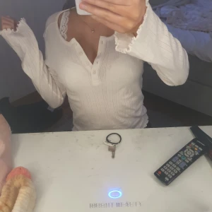 NATTLINNE🤍 - Säljer detta fina nattlinne pga att det inte kommer till någon användning längre, har använt få gånger och lapper sitter kvar, helt som ny. 