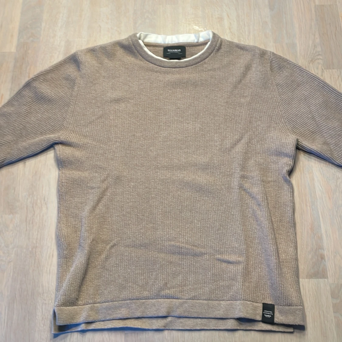 Beige stickad tröja från Pull&Bear