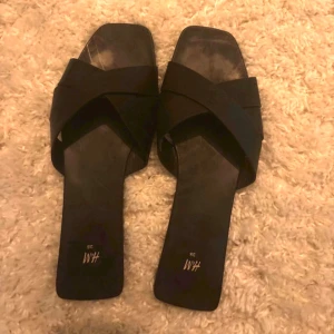 Sandlaler - Använda vilket går att se på sulan men annars superfina😊