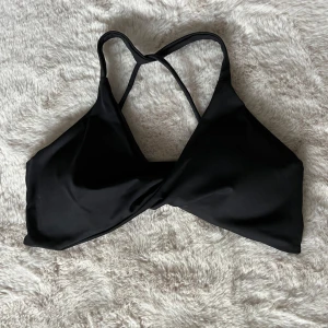 Svart sporttopp från relode - Jätte snygg sporttopp från relode! Aldrig använd!💘