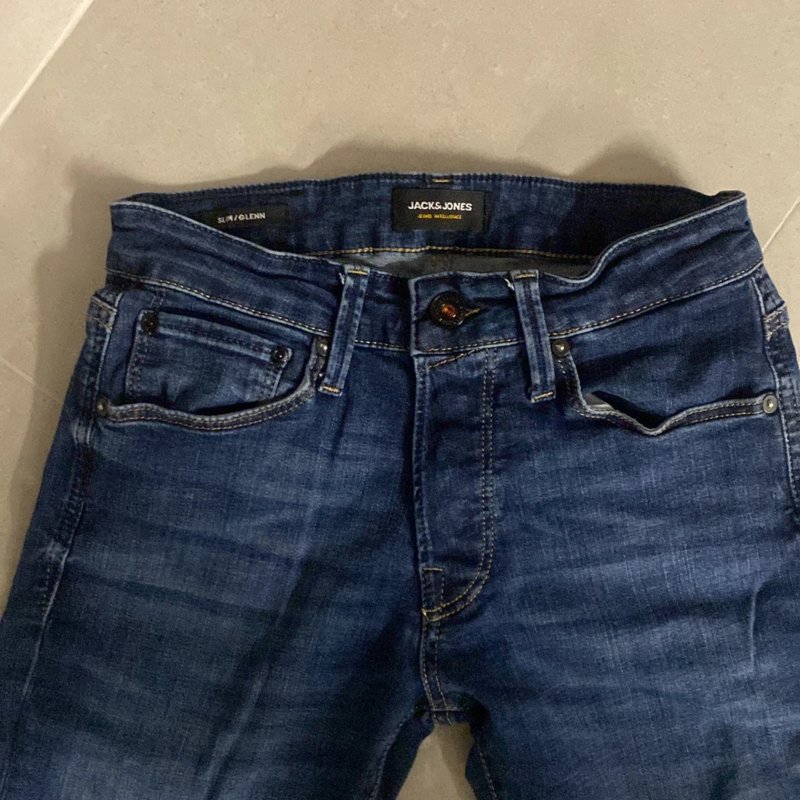 Blå jeans från Jack & Jones - 1