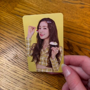 Red Velvet Irene pob - Seasons greetings pre order photocard 