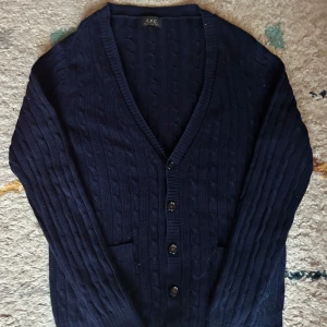 Apc cardigan  - Snygg apc cardigan i storlek s Bra skick  Inga defekter 