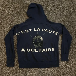 Zadig & Voltaire stickad kofta  - Riktigt fet stickad kofta från Zadig & Voltaire. Unik och väldigt sällsynt modell. Extremt bra passform, storlek S. 100% bomull. 