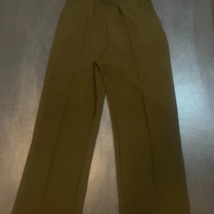 Khaki Olivgröna Vida Byxor - Mycket fint skick