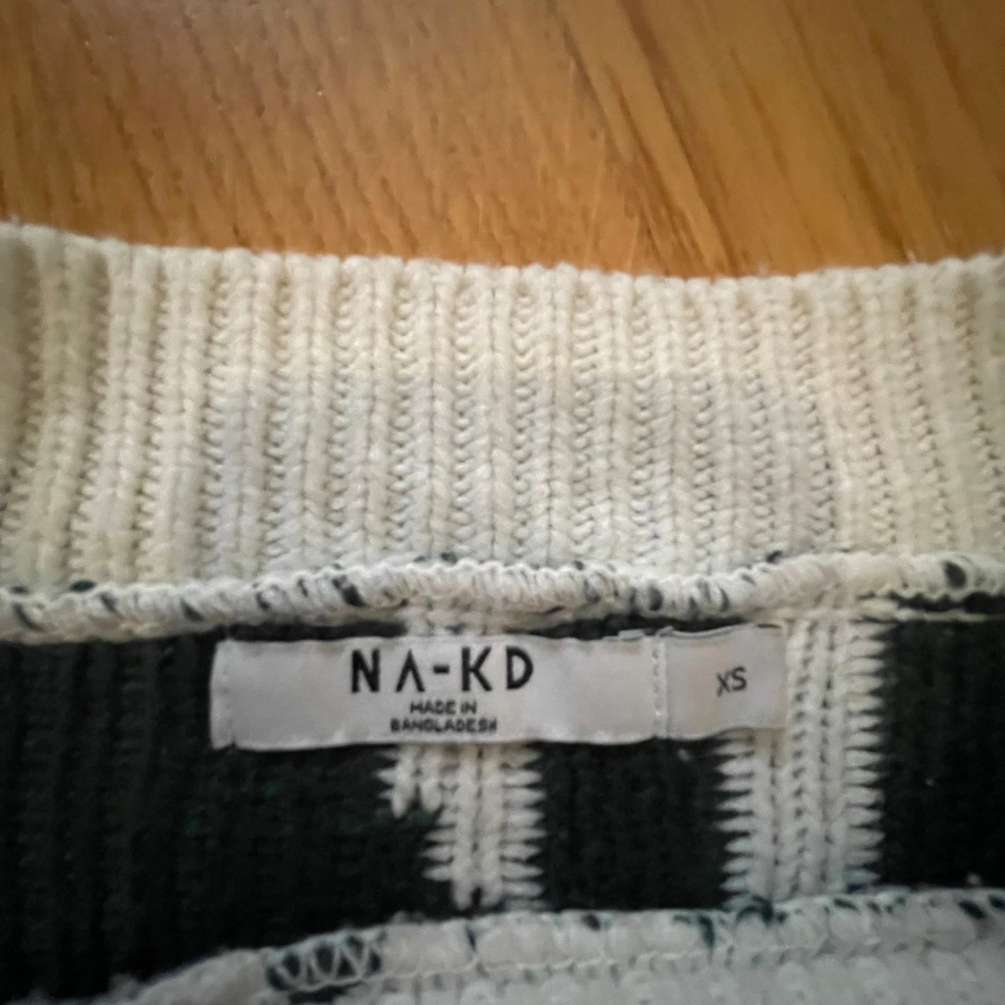 Beige och grön stickad tröja från NA-KD - 2