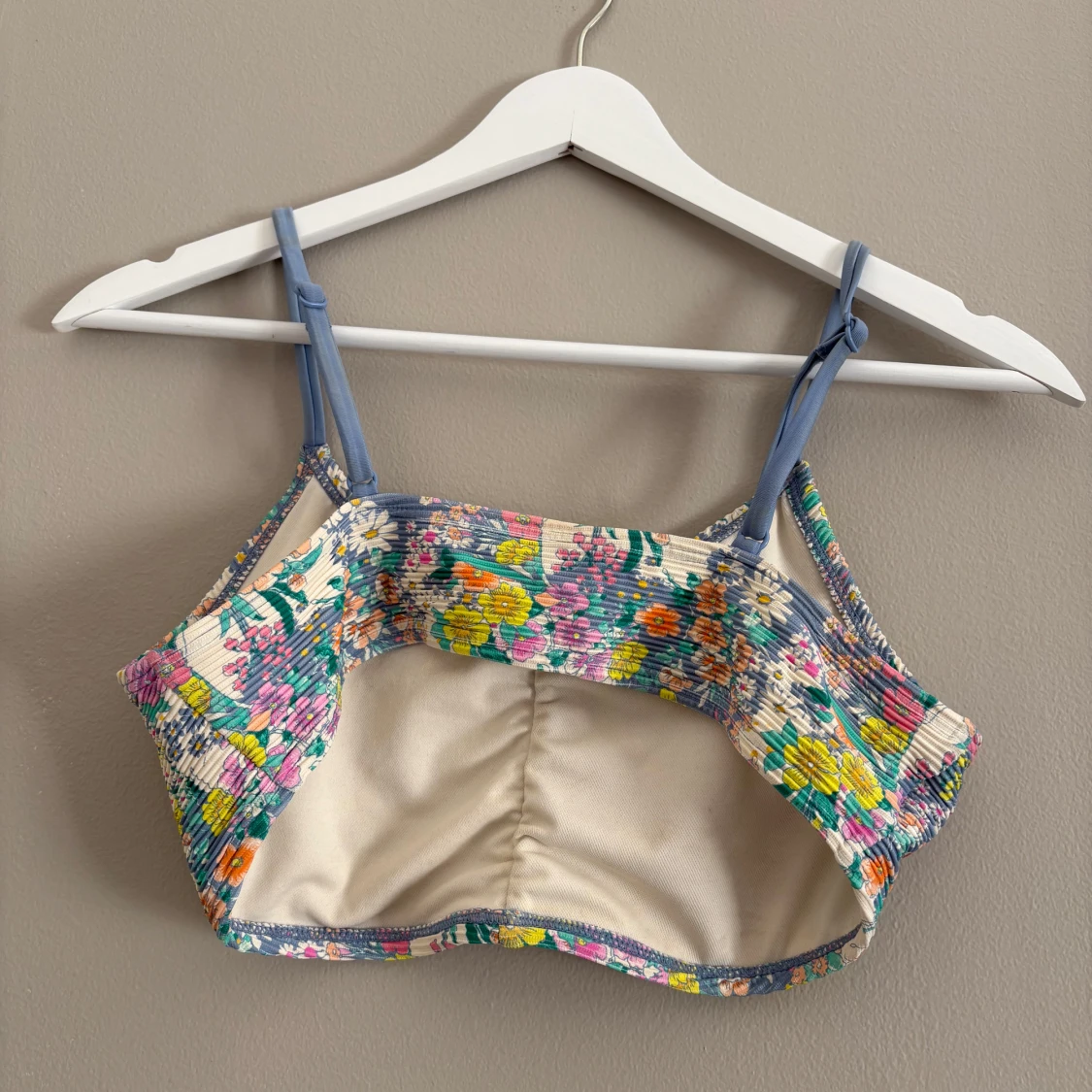 Bikini med ribbad topp - 3