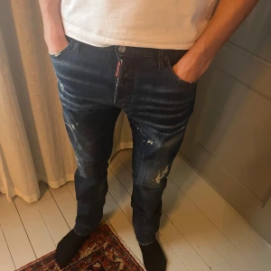 Dsquared2 Jeans st. 50 - Ett par riktigt fina DSQ2 jeans i storlek 50. 9/10 cond.