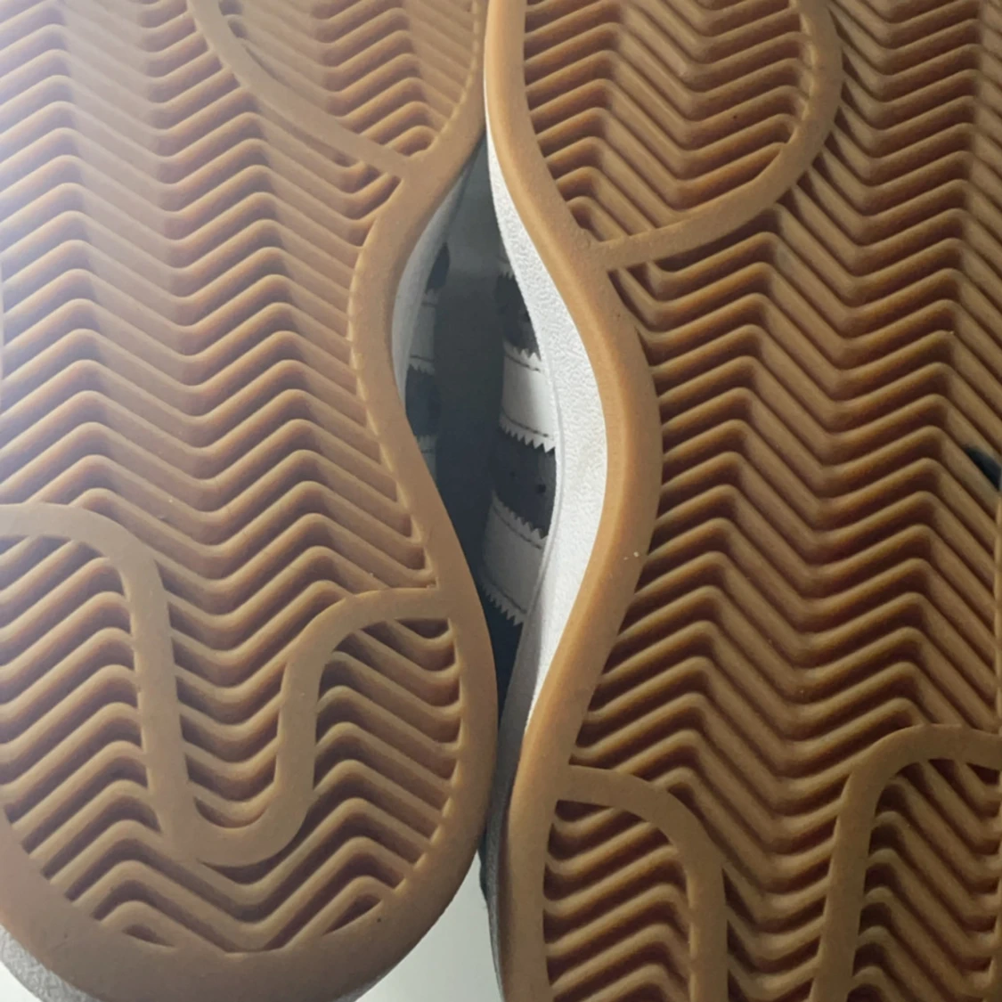 Grå sneakers från Adidas - 2