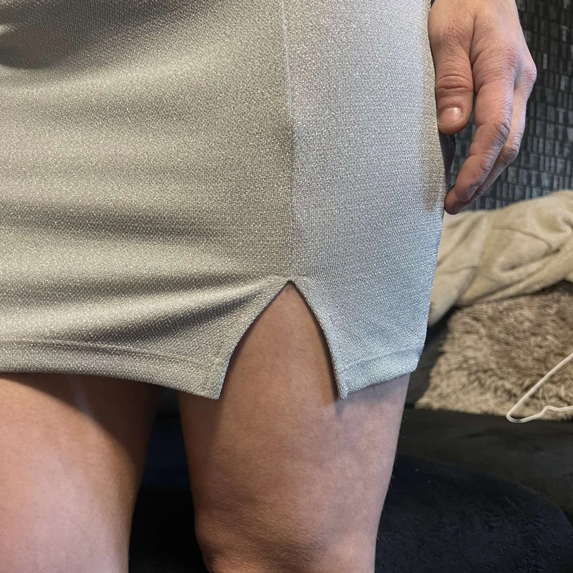 Glittrig silverfärgad klänning - 91