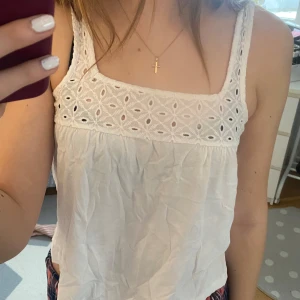 vit linne  - Sååå söt 🤍