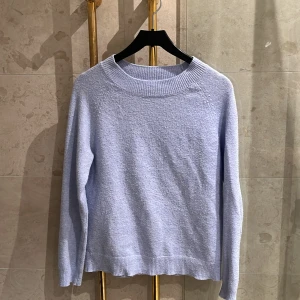 Ljusblå stickad tröja - Jag säljer min ljusblåa stickade tröja från only. Den är i storlek XS och säljs för att den inte längre kommer till användning.❤️skriv privat för fler bilder