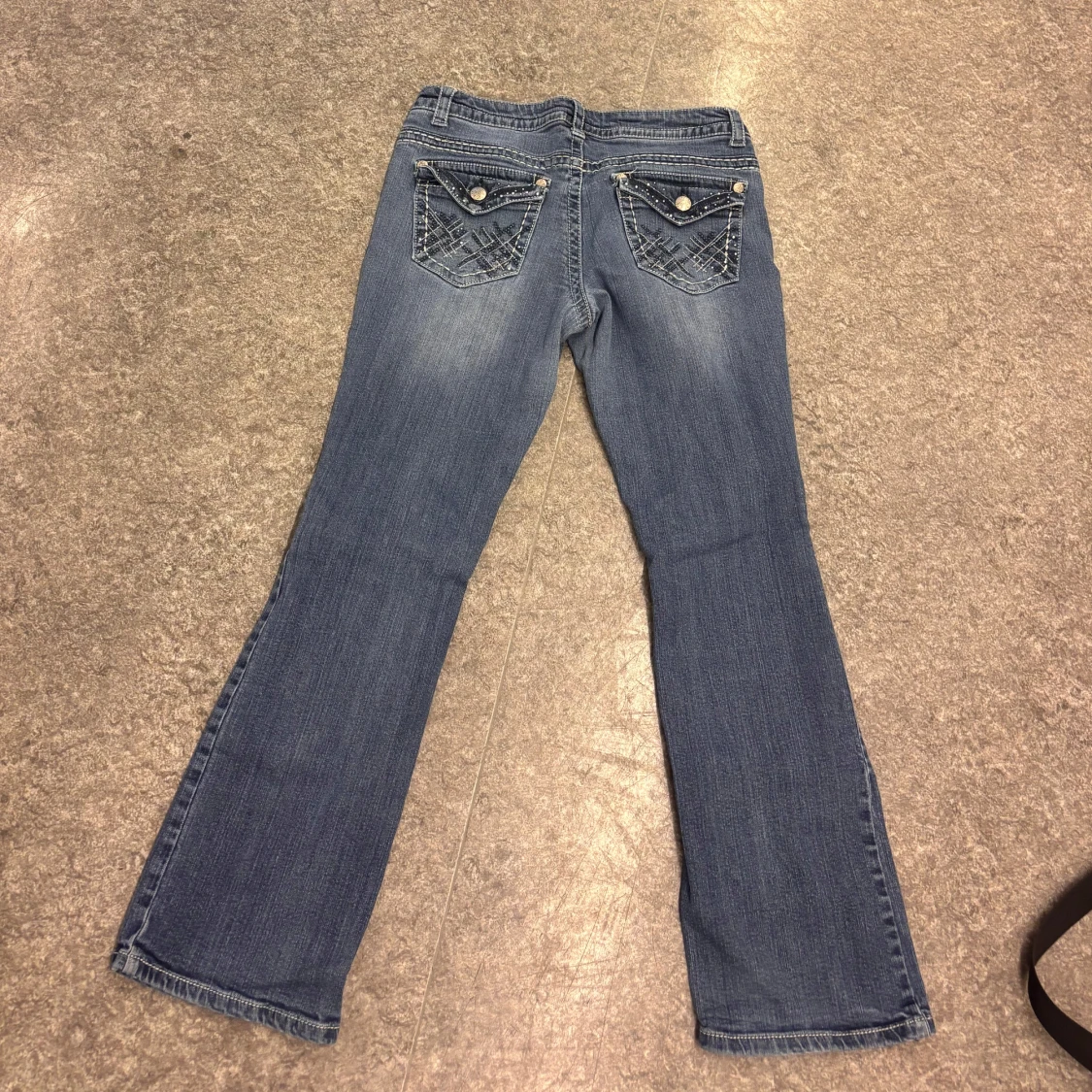 Blå bootcut jeans - 90